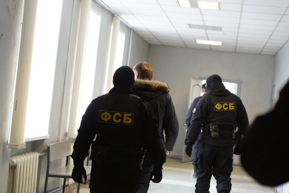 Сотрудники ФСБ провели обыски в ГУВД Владивостока и задержали троих полицейских