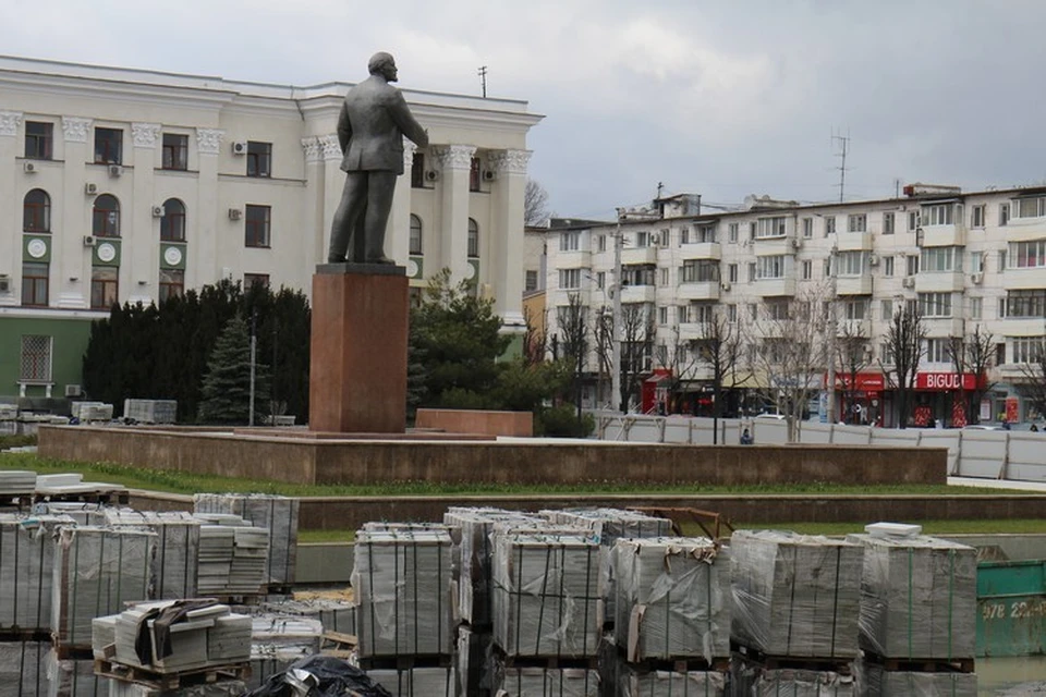 В Симферополе поступило сообщение о минировании центральной площади Ленина