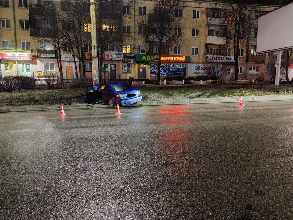 Молодой водитель "Мазды" прямиком с дороги угодил на больничную койку