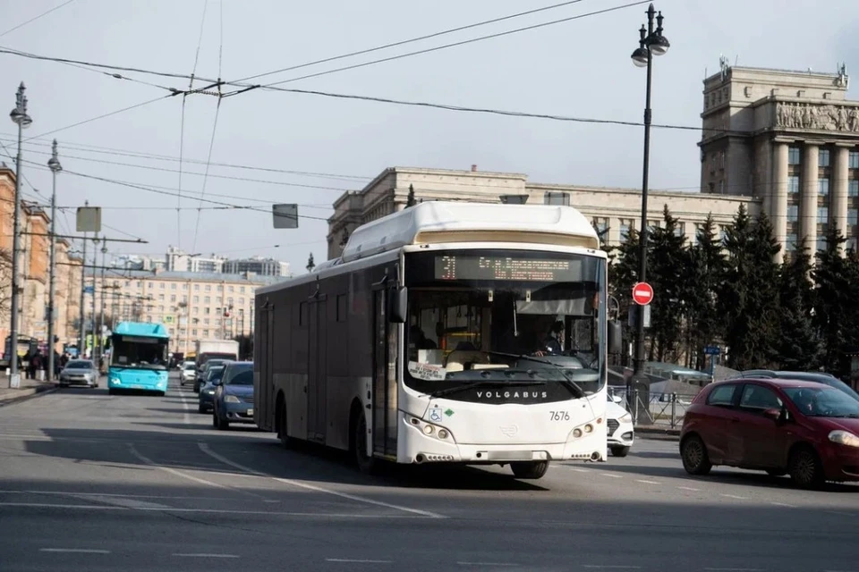 Маршруты восьми автобусов в Пушкине изменят до 13 апреля 2022 года