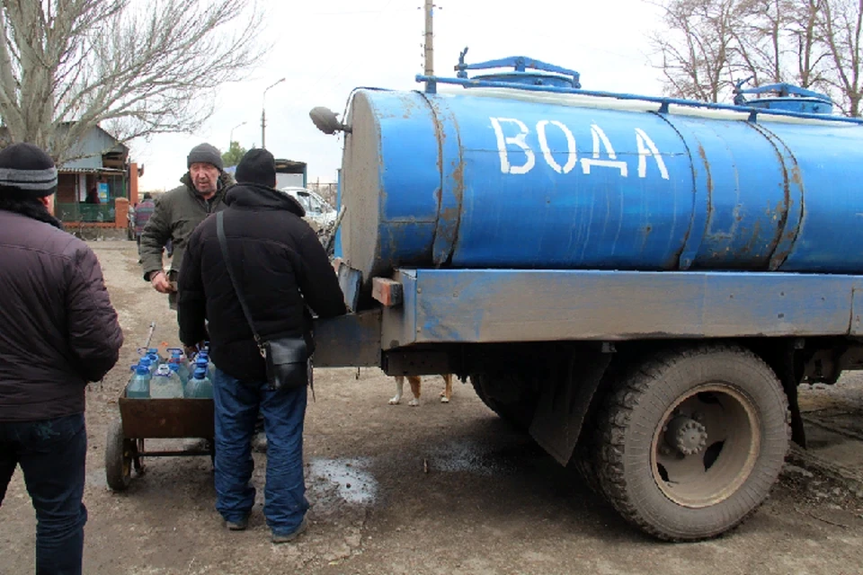 Власти опубликовали список адресов для подвоза воды. Фото: МЧС ДНР