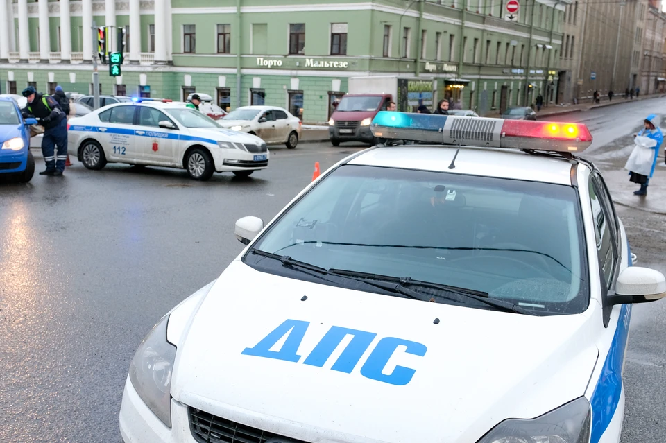 Школьник на велосипеде попал под машину в Приморском районе Петербурга