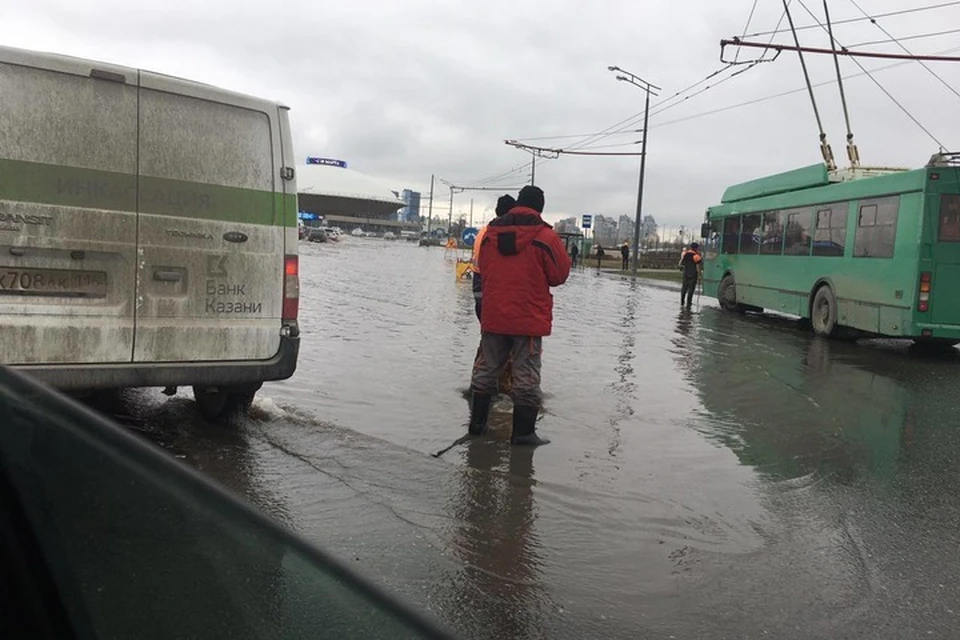 Дали воду казань. Казань затопило. Потоп в Казани. Затопление Казани 1957. В Казани затопило оатры.