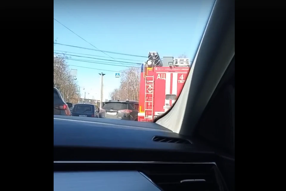 Аварию сняли из салона проезжающего авто. Фото: vk.com/podslyshano_y_voditelei69/Василий Гусев.