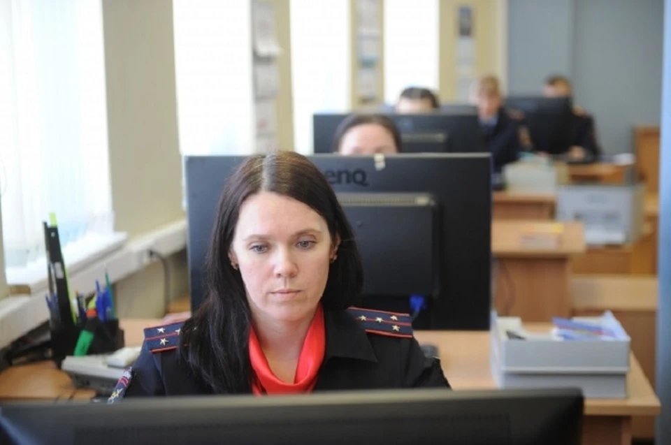 Женщина нашла юриста в Интернете.