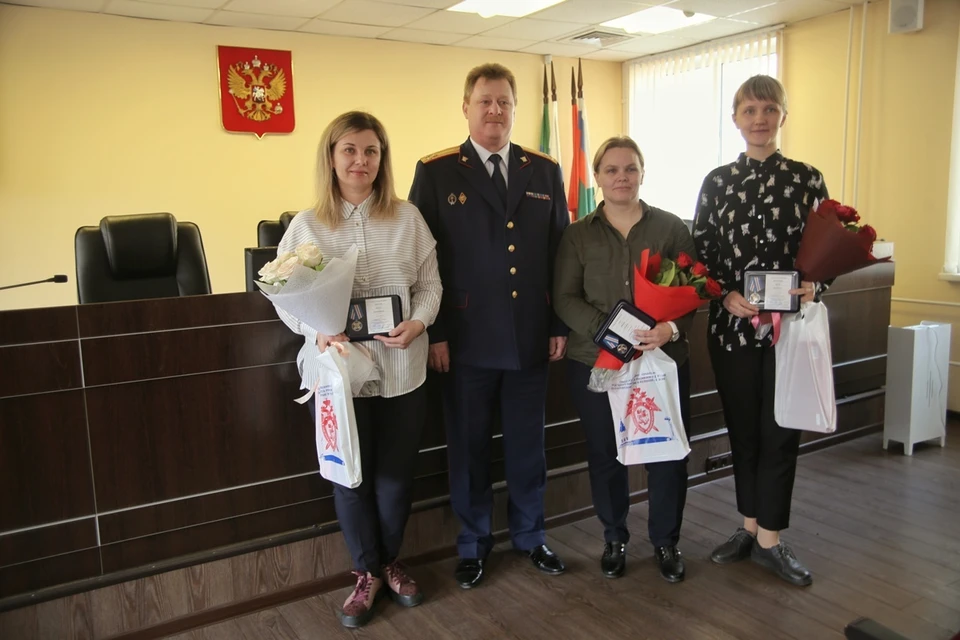В Красноярске воспитательницам детсада, спасшие детей от расстрела, вручили медали «Доблесть и отвага»