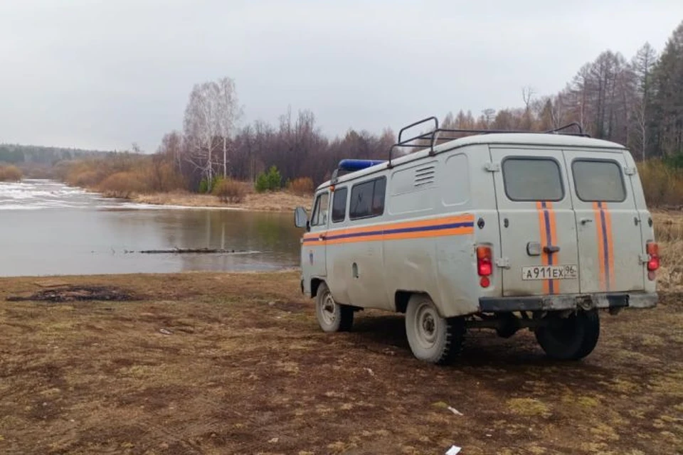 В воскресенье в 20.00 туристы должны были причалить к берегу поселка Прогресс. Фото: ГУ МЧС по Свердловской области