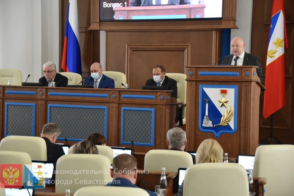 Депутаты и губернатор обсудили множество вопросов Фото: sevzakon.ru