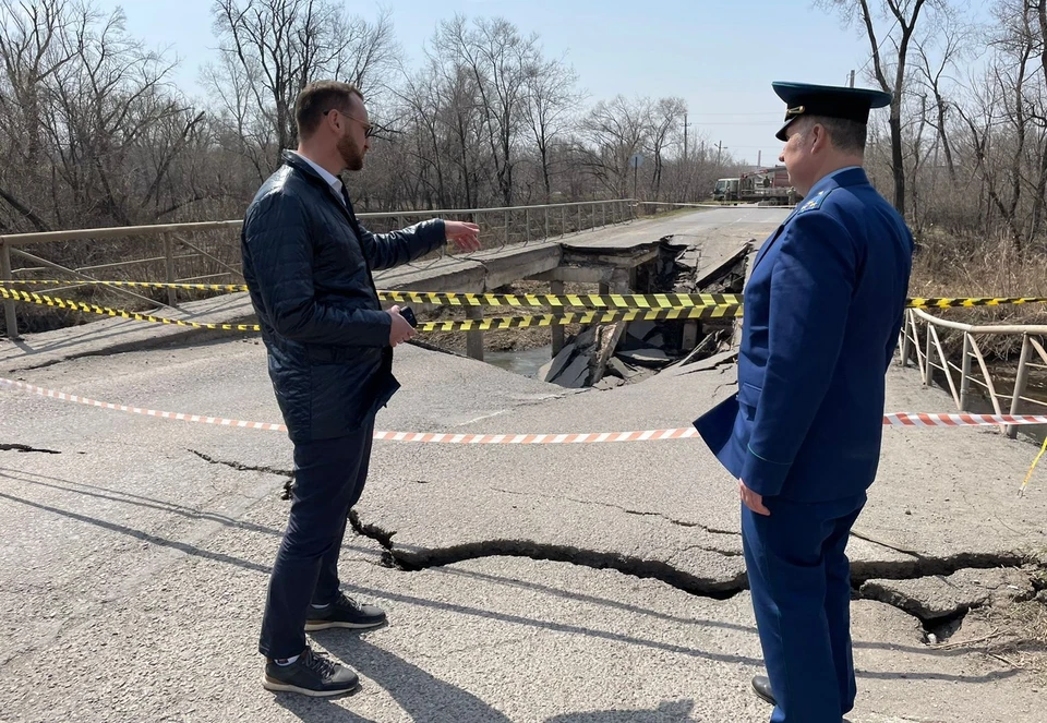 На место выехал прокурор Спасска-Дальнего Валерий Бакаев. Фото: прокуратура Приморского края