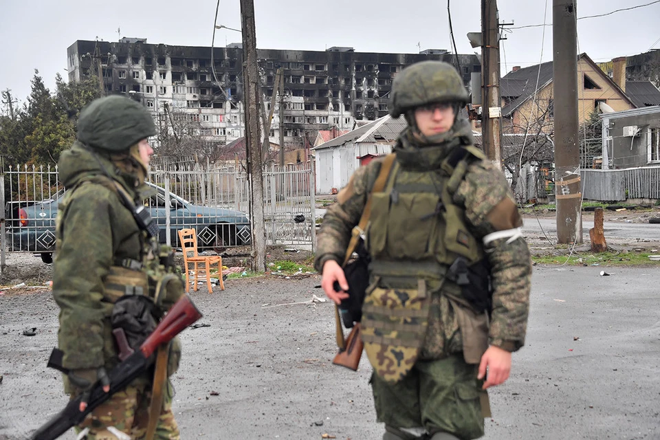 Российские военнослужащие продолжают демонстрировать боевое мастерство в ходе специальной операции по денацификации Украины.
