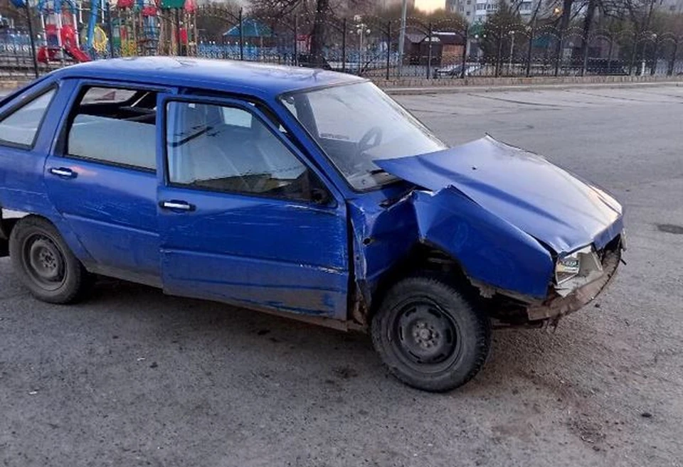 В Ялуторовске два пьяных друга по очереди вели автомобиль.