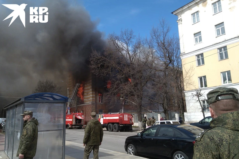 Страшный пожар в здании НИИ ВКО в Твери привел к многочисленным жертвам.