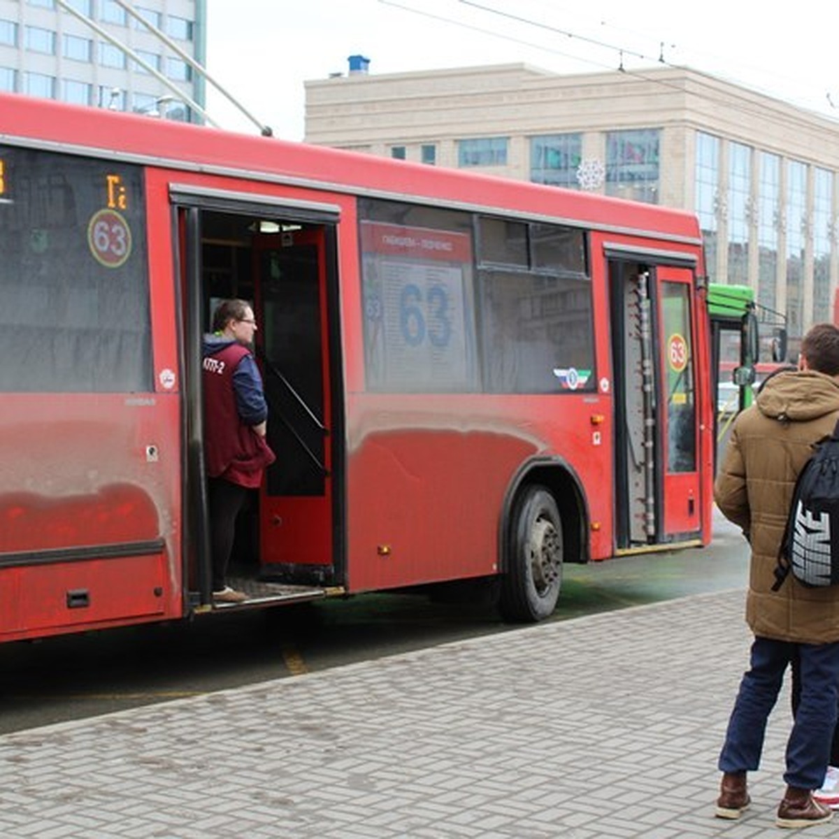 В Казани из-за Радоницы на маршруты выпустят дополнительные автобусы - KP.RU