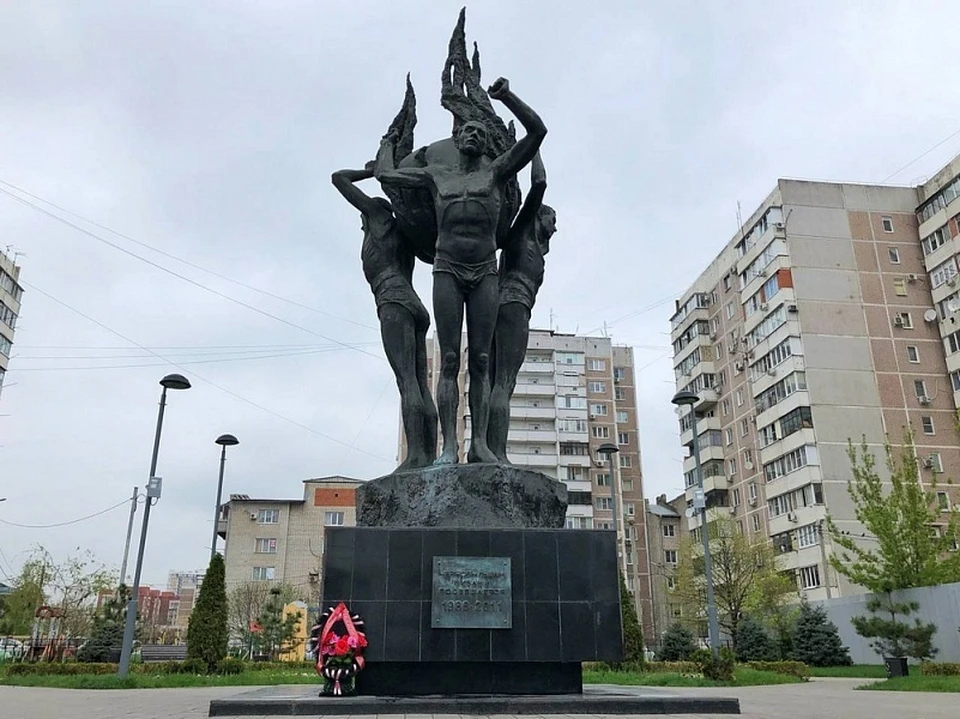 Памятник жертвам катастрофы находится в Юбилейном микрорайоне Краснодара Фото: пресс-служба администрации Краснодарского края