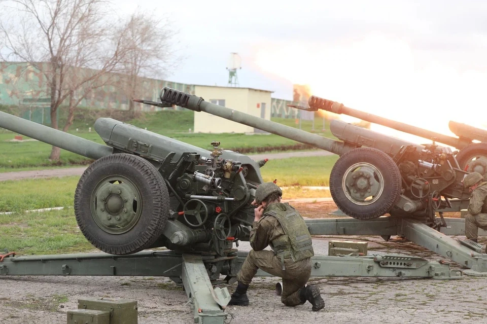 Военнослужащие провели репетицию салюта. Фото: ЦВО