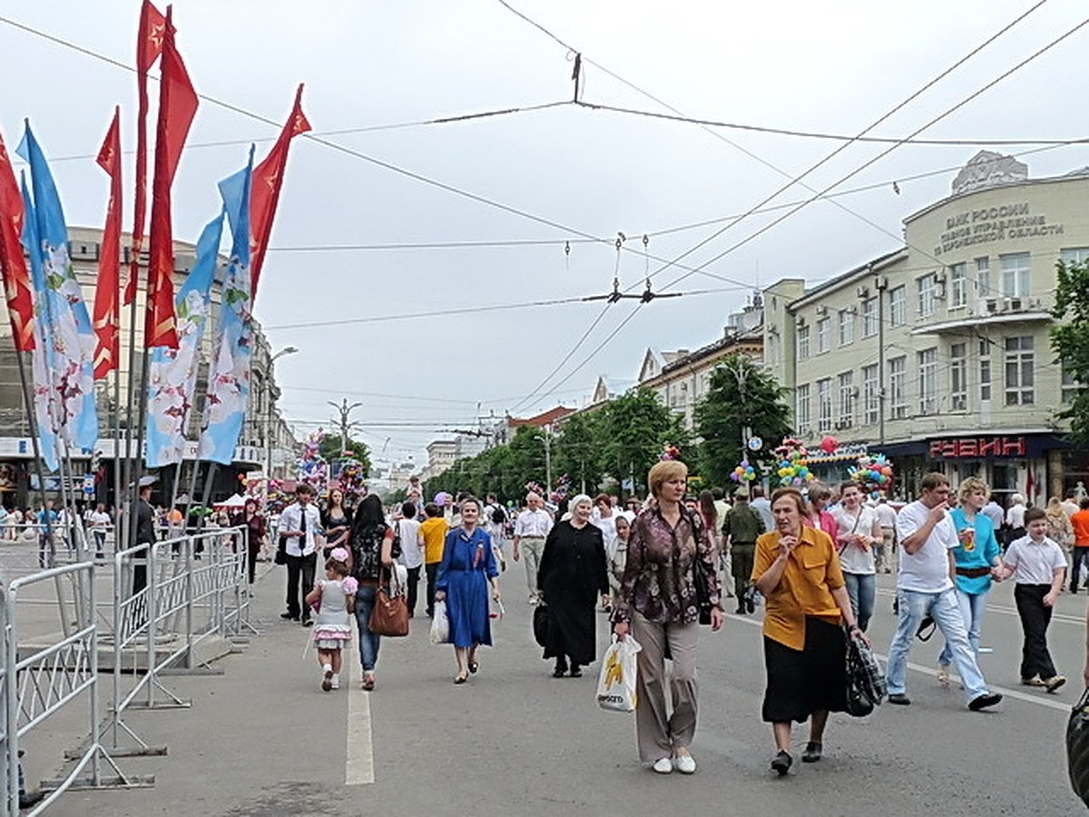 Майские праздники в Воронеже: концерты в парках, петровские выставки,  премьера в драме - KP.RU