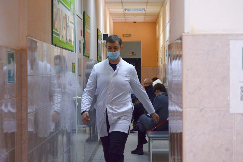 В период праздников поликлиники будут работать по режиму выходного дня.