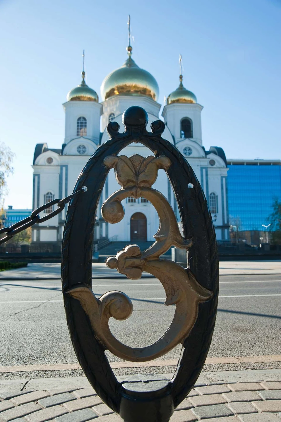 На Радоницу в храмах ведут специальные службы