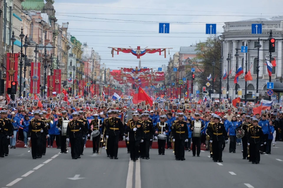 Бессмертный полк в петербурге фото