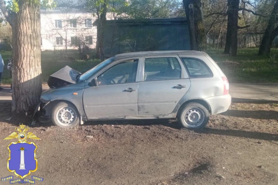 Автоледи нарушила правила расположения транспортного средства на проезжей части дороги и совершила наезд на препятствие. Фото: УМВД России по Ульяновской области