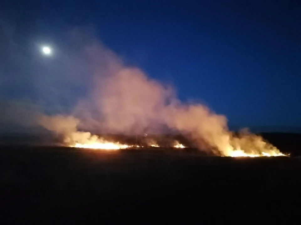 На Новоульяновск движется большой огонь