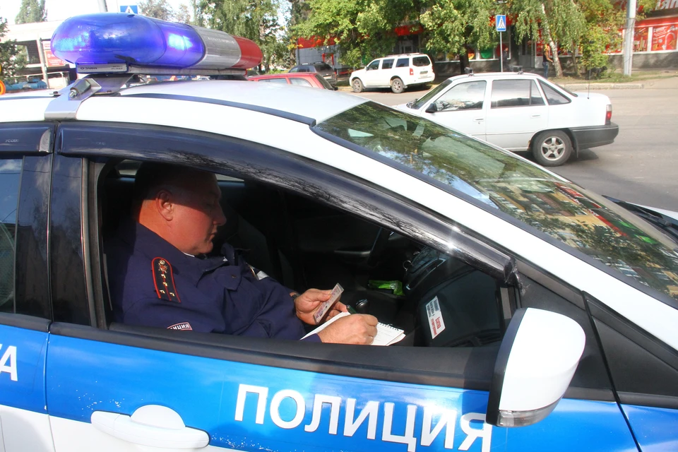 Уйти от ответственности за вождение в нетрезвом виде мужчина пытался с помощью денег