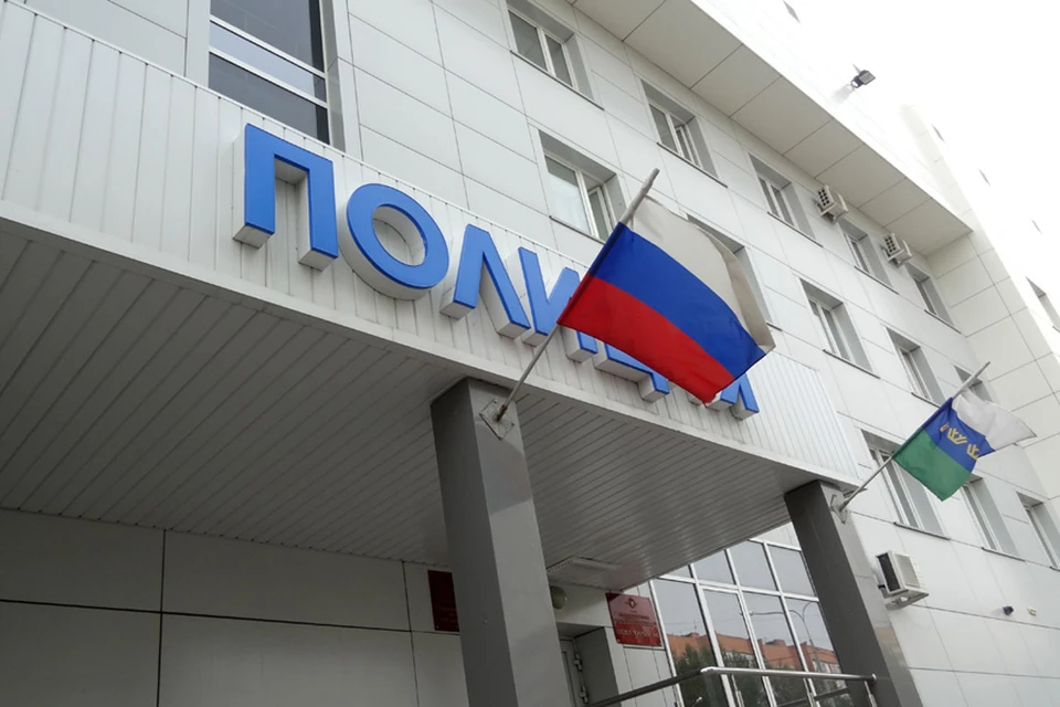 Тюменец подвез на своем тракторе мужчину, а потом побил его трубой.