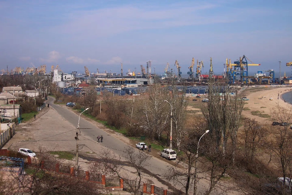 Часть оставшихся в порту Мариуполя судов перейдет под юрисдикцию Республики