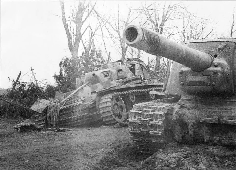 В бою с ИСУ-152 у немецких танков шансов было мало.