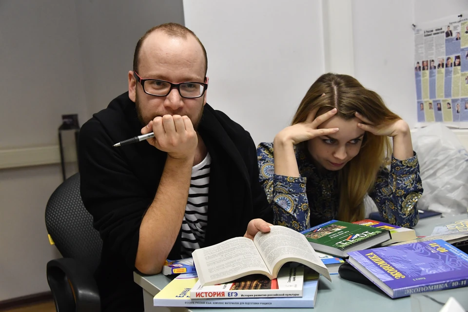 Как помочь школьникам справиться со стрессом на ЕГЭ, рассказал глава иркутского минобра.