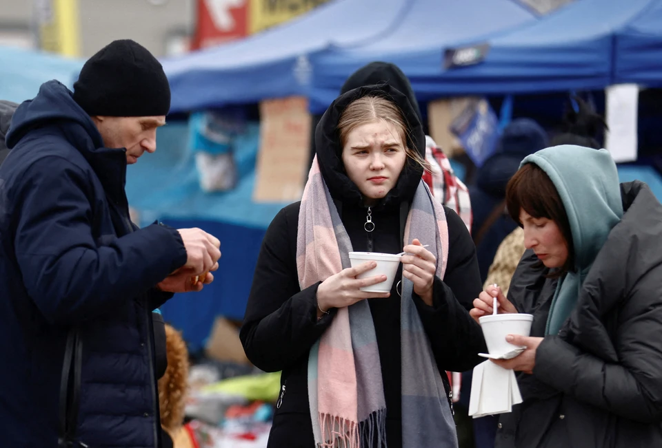 Rzeczpospolita: жители Польши выступили против выплаты социальных пособий украинцам