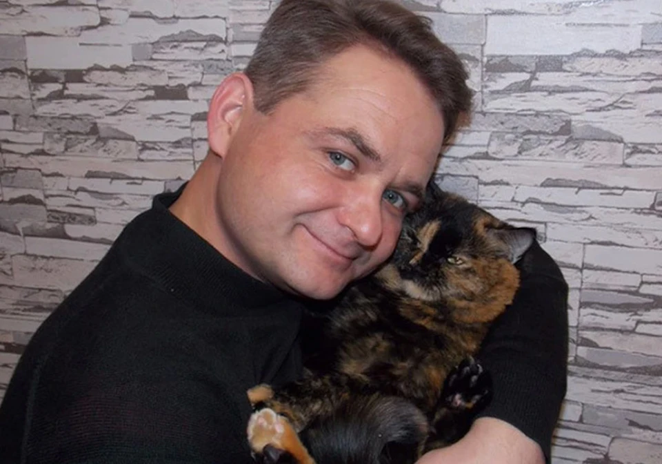 Дмитрий очень любит кошек. Фото: личный архив