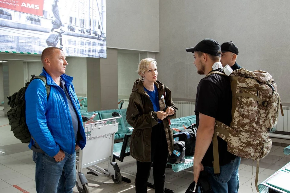 В Югру вернулись ещё пять добровольцев, которые исполняли гуманитарную миссию в ДНР Фото: telegram-канал "Югра официально"