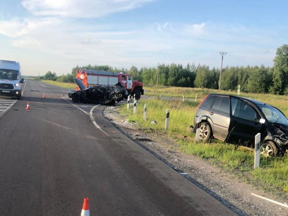 На место аварии под Багратионовском выезжали пожарные.