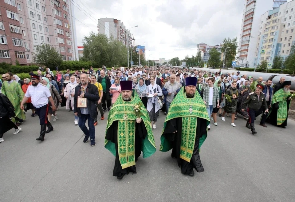 Крестный ход собрал 2,5 тысячи верующих в Сургуте Фото: Администрация Сургута