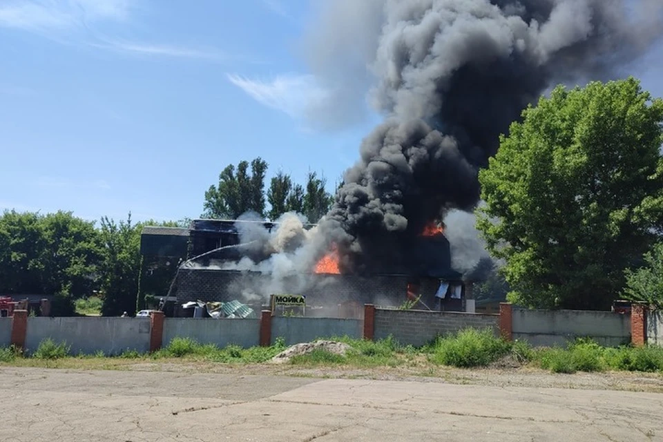 В городе множественные разрушения и пожары