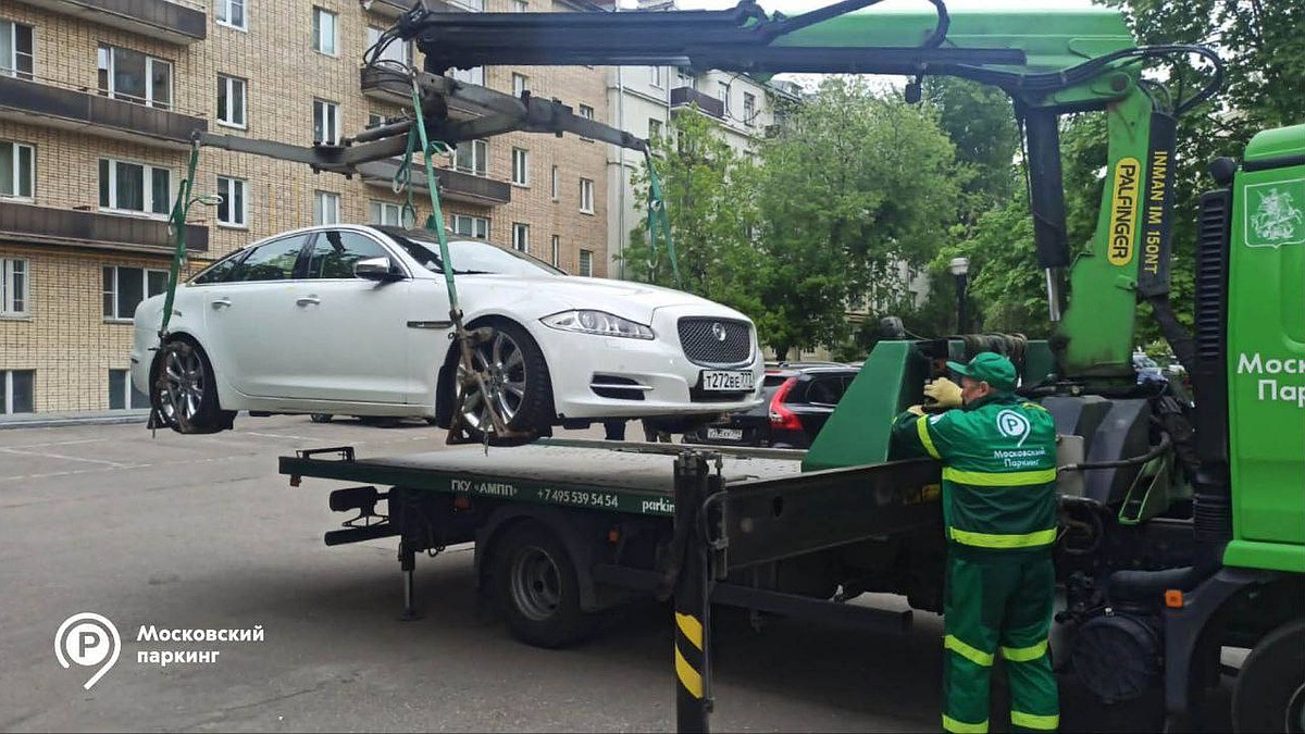 Дептранс: «лайфхак» со снятием номеров при неправильной парковке не спасает  от эвакуации - KP.RU