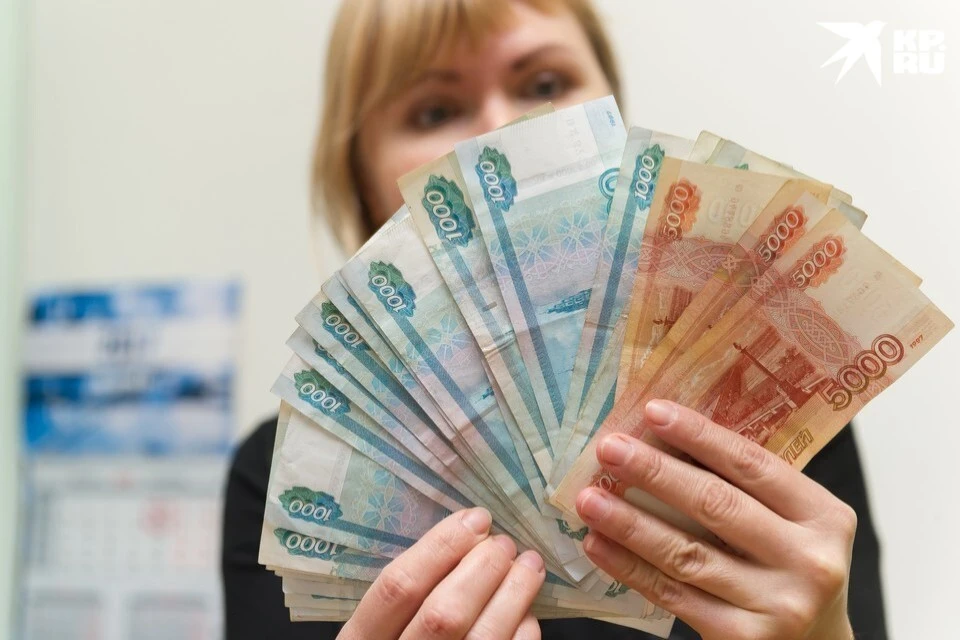 Женщина добровольно перевела деньги на счета мошенников.