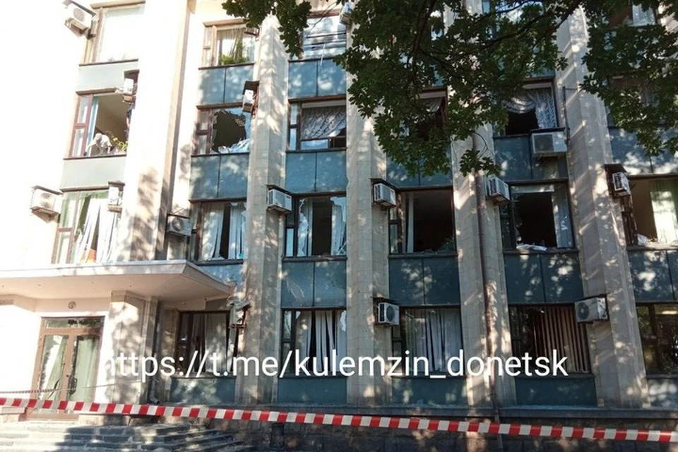 Повреждения от обстрелов получило здание горадминистрации Донецка. Фото: ТК/Кулемзин