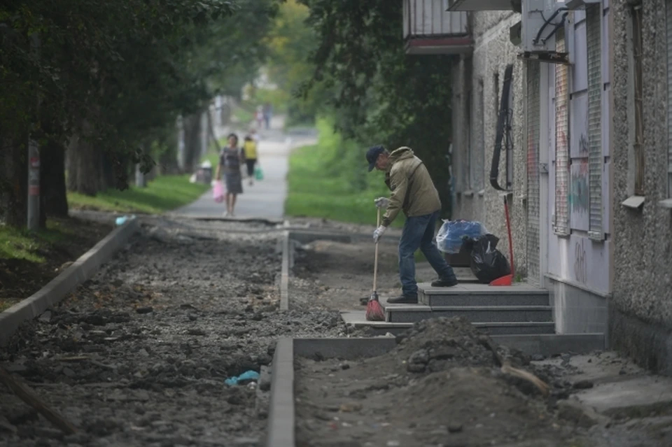 В Сальске отремонтируют тротуары.