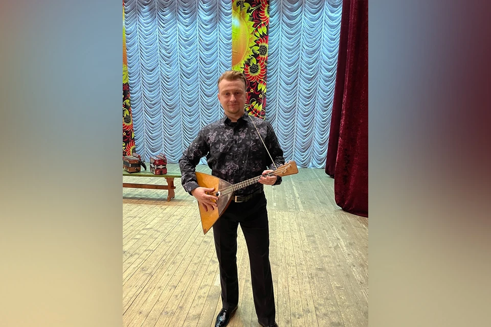 Иван Есипов играть на балалайке научился самостоятельно. Фото предоставлены героем публикации
