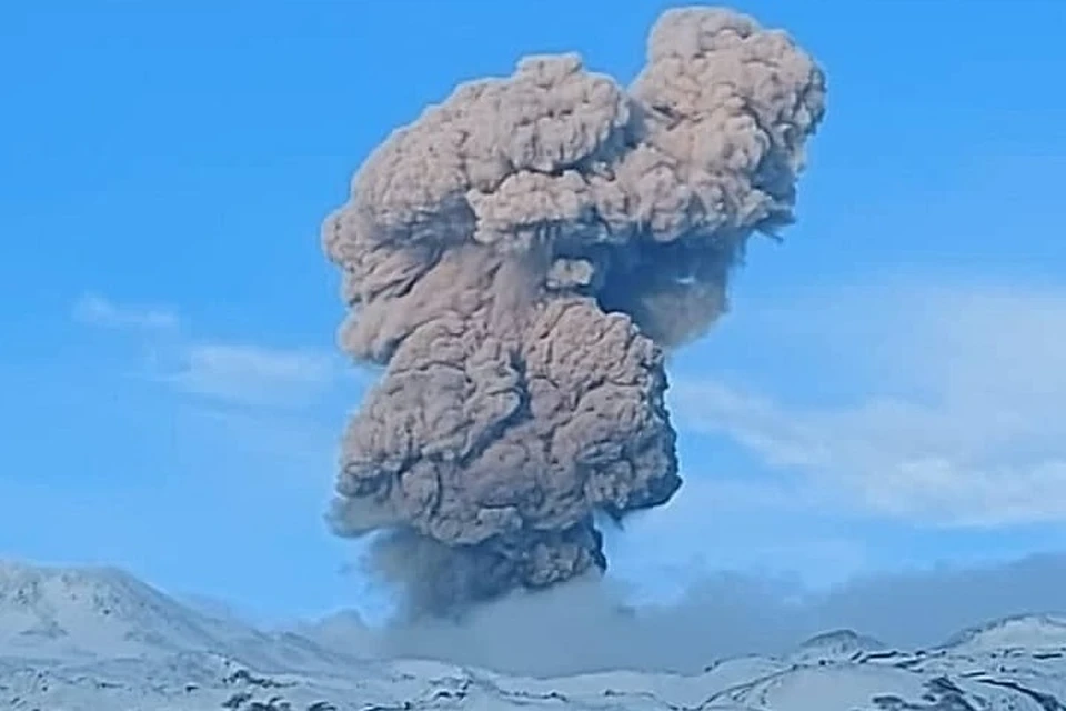 На Северных Курилах извергаются вулканы Эбеко и Чикурачки. Фото: Л. Котенко, ИВиС ДВО РАН