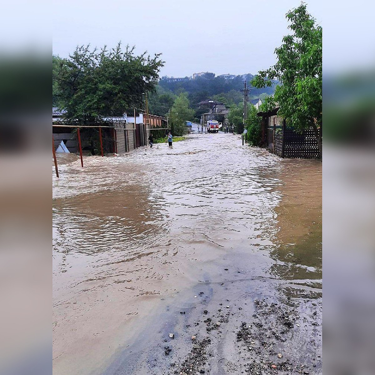 В Крыму из-за сильных ливней несколько поселков ушло под воду - KP.RU