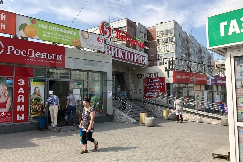 В Новосибирске выставили на продажу торговый дом в Калининском районе. Фото: Avito.