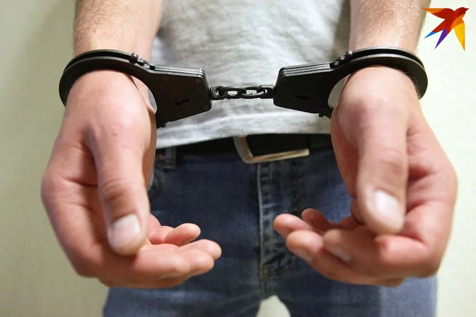 В Гродно мужчины в черных масках ограбили и сожгли паспорта абитуриентов из Конго и Мали. Снимок носит иллюстративный характер.