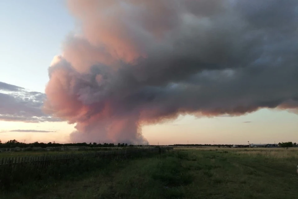 Очередная сухая гроза стала причиной крупнейшего за последние годы лесного пожара. Фото: Наталья Степанова