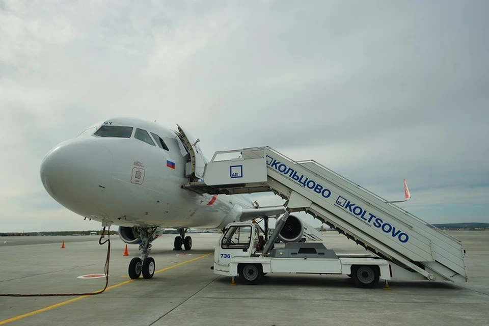 Командир воздушного судна принял решение посадить самолет в Екатеринбурге до выяснения причин