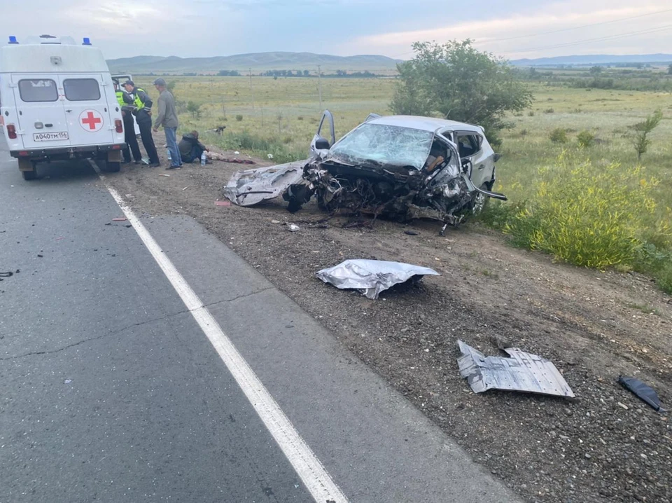 Автомобили буквально разорвало на части