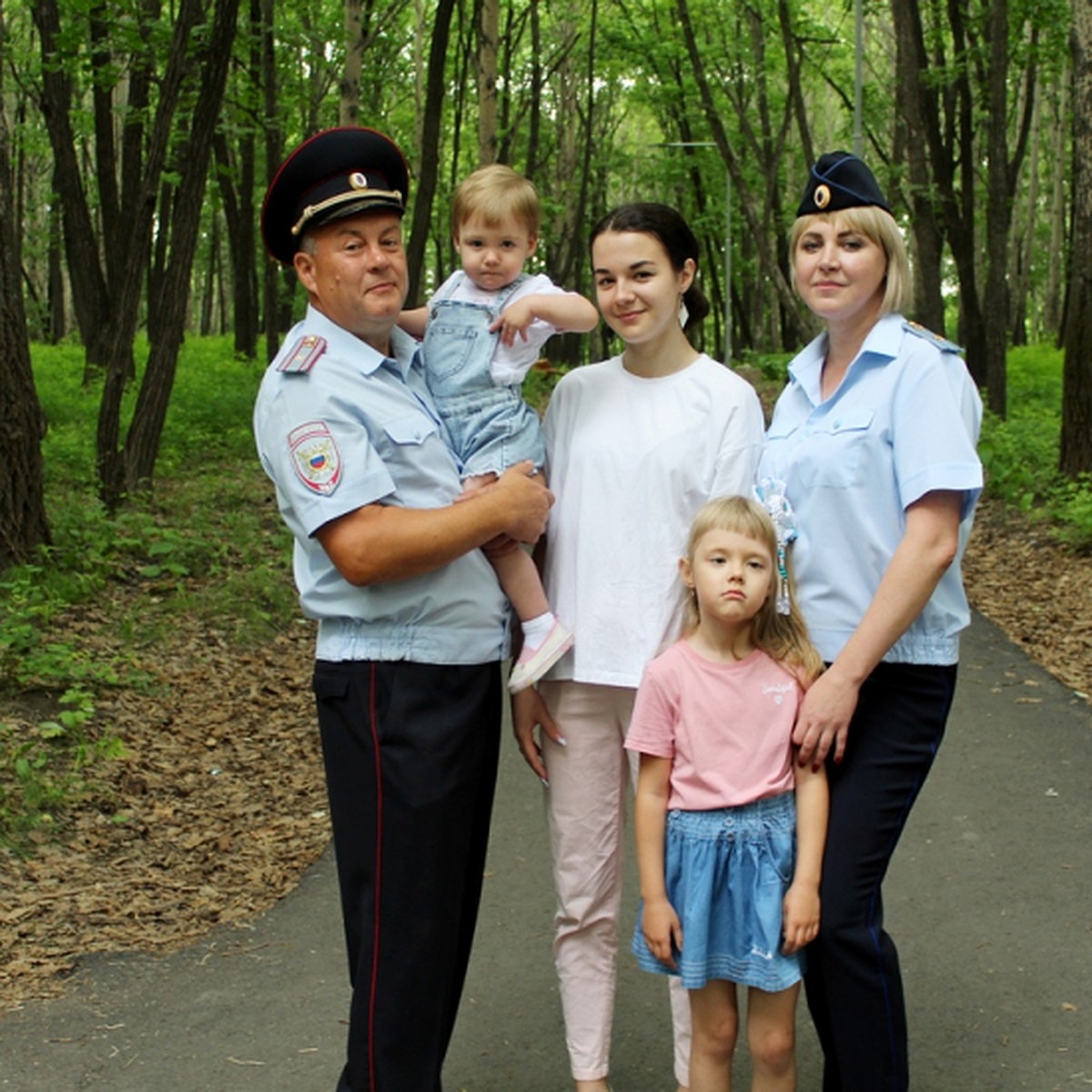 Долгое время – только долг службы: как полицейские в Приморье завели семью  спустя 6 лет работы в одном отделе - KP.RU