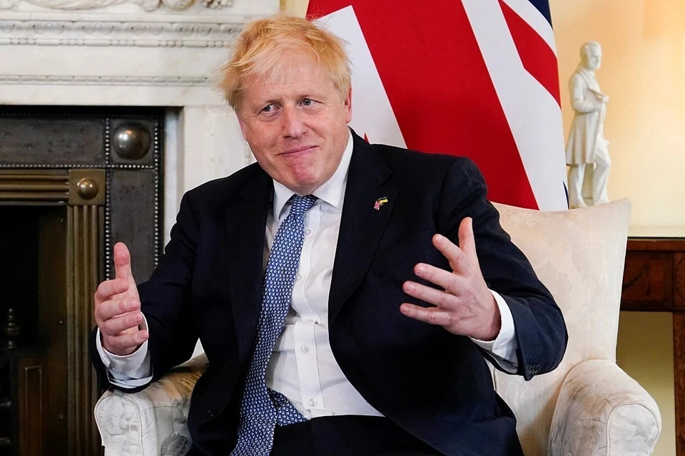 Борис Джонсон призвал британское правительство не уходить в отставку на фоне кризиса